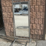 Freestanding mirror