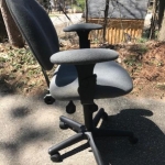 Chair- all hidraulic with arm rests (super comfy)